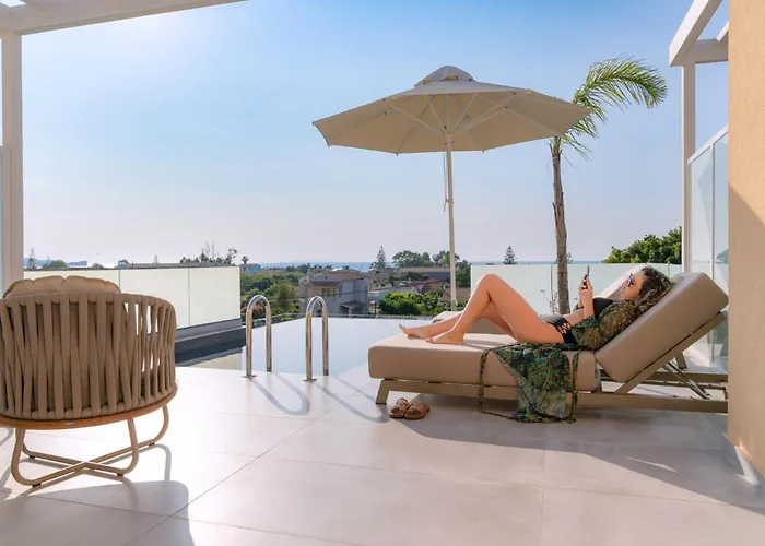 Thimios Suites Adults Only