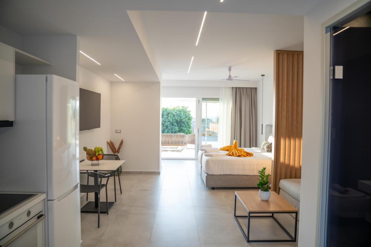 Thimios Adults Only Appartement Akharavi
